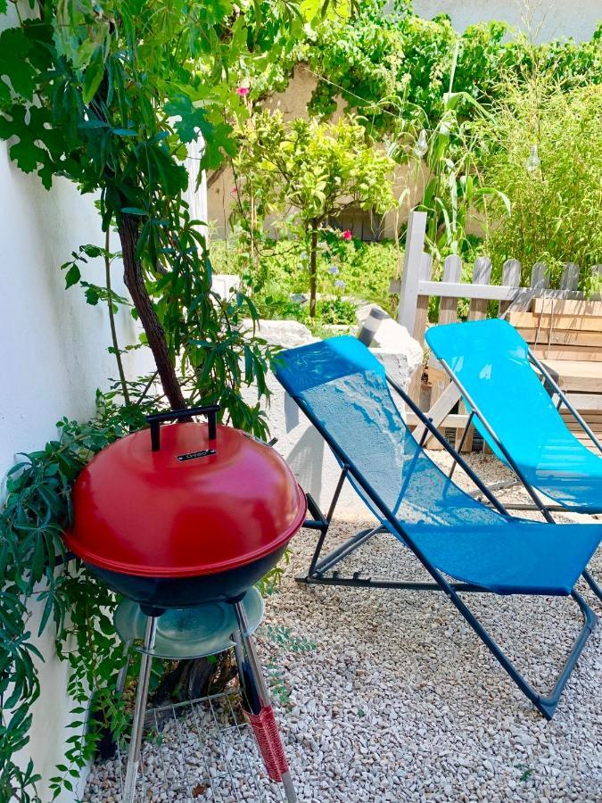 Haut de villa entre mer et campagne Hyères Extérieur photo